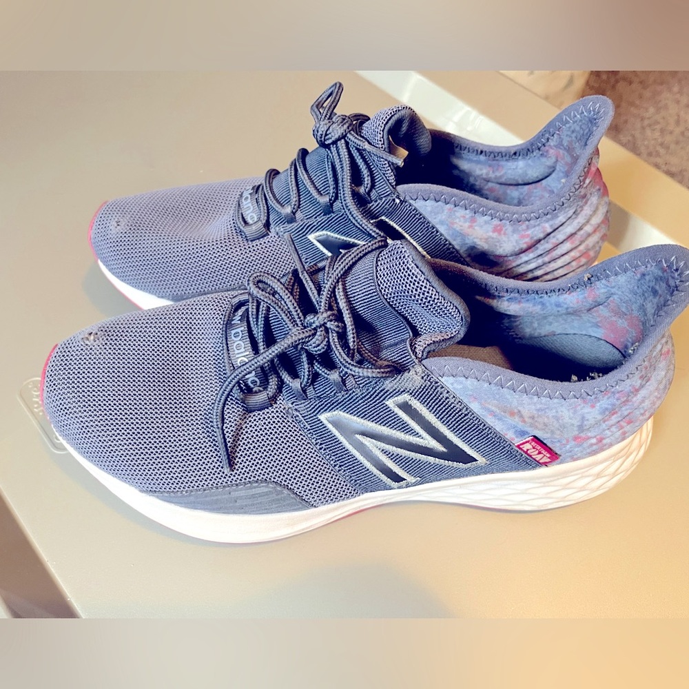 Women’s New Balance Fresh Foam ROAV1 size 10.5 purple tennis shoes.